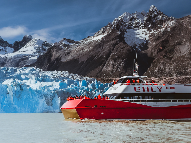 Navegacion-a-Glaciar-Balmaceda-y-Serrano