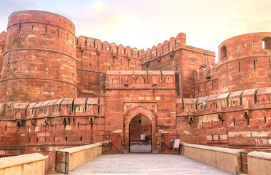 agra-shutterstock-1418597126